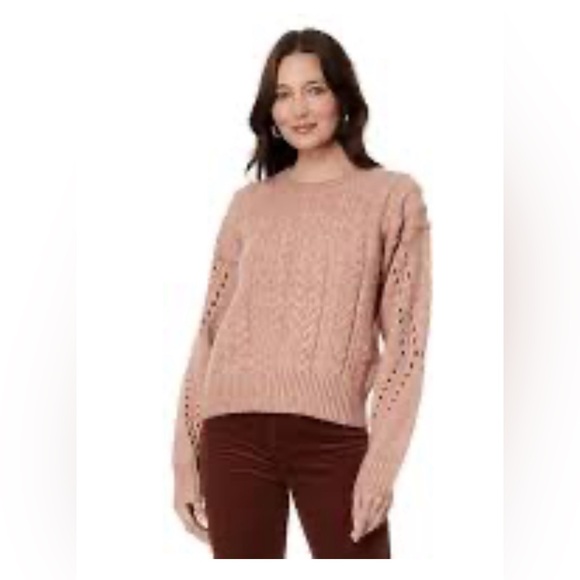 En Saison
Gemma Cable Knit Sweater - Picture 1 of 9